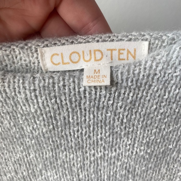 Cloud Ten cropped oversized sweater with white stars - Picture 3 of 5